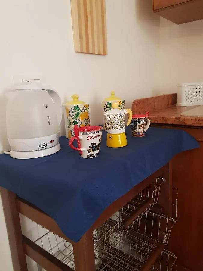 Piccolo Nido Balestrate Apartment 0*,